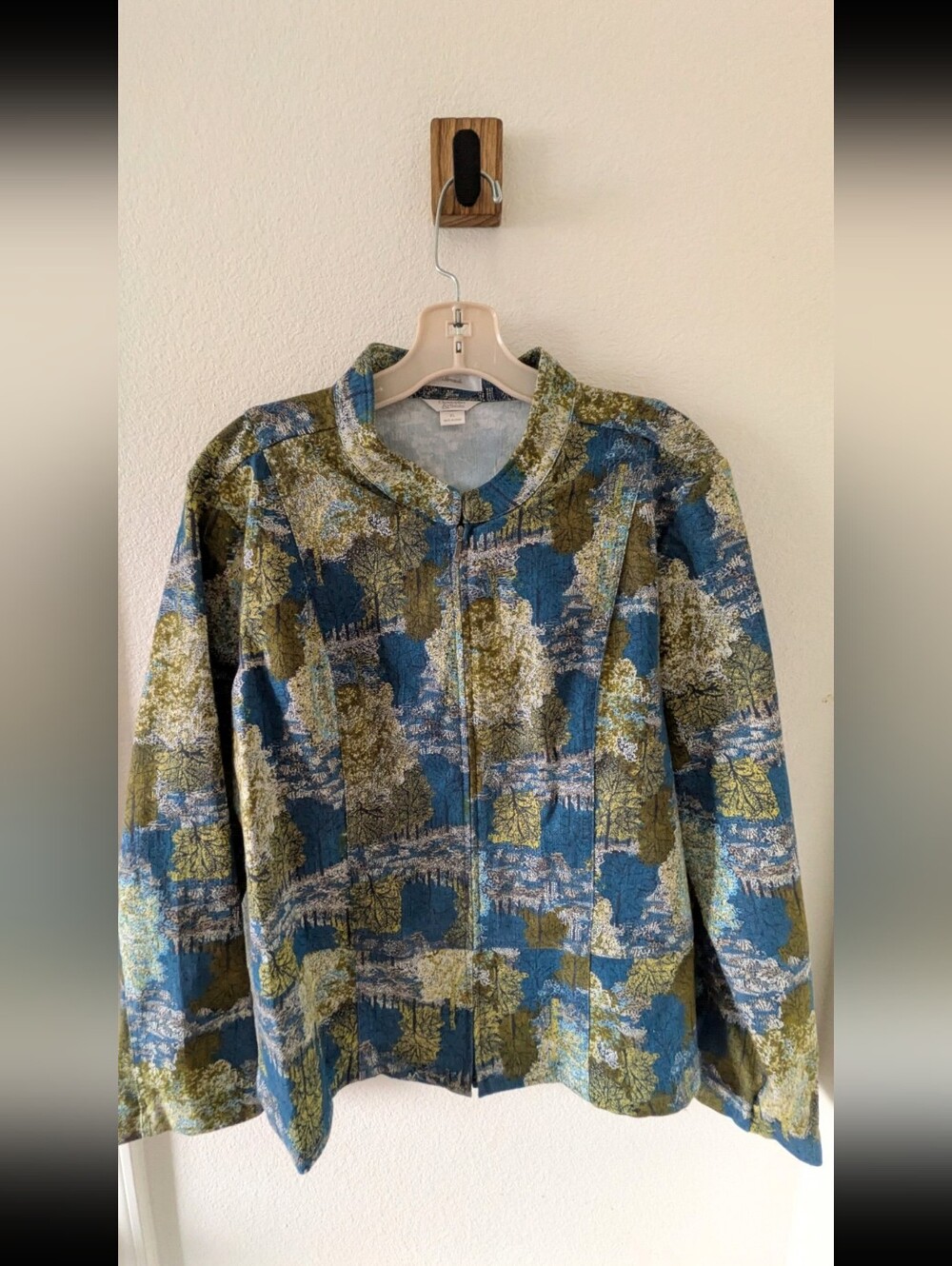 Christopher & Banks XL Woodland Print Zip Jacket
